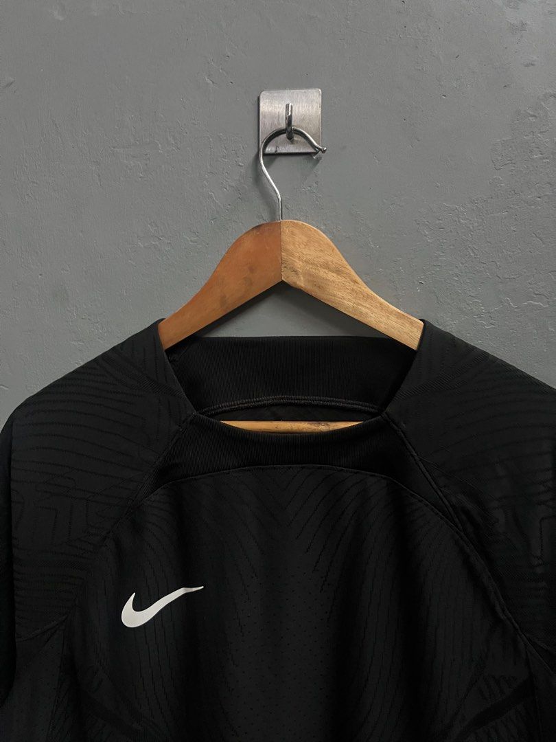 NIKE DRI FIT JERSEY (Category: Tshirts & Polo Shirts ) located in Lucena. Submitted by mddlchld (Listing ID 1467184554, Image 2). Description: NIKE DRI FIT JERSEY SHIRT AUTHENTIC / LEGIT SIZE X-LARGE ON TAG EXCELLENT - NEW CONDTION COLOR RATE: 9/10 ISSUE: NONE ₱550.