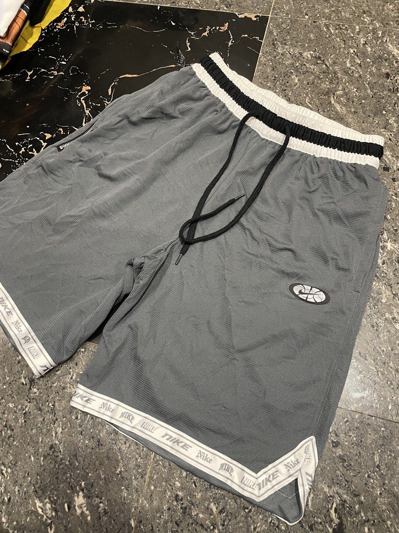 Nike Dri-fit Short (Category: Shorts) located in Digos. Submitted by johannamae01 (Listing ID 1467178905, Image 3). Description: Brandnew condition Size: 30-32 Length: 18.5 Cr: 10/10 No issues No flaws bagong bago Solid nito sa personal.