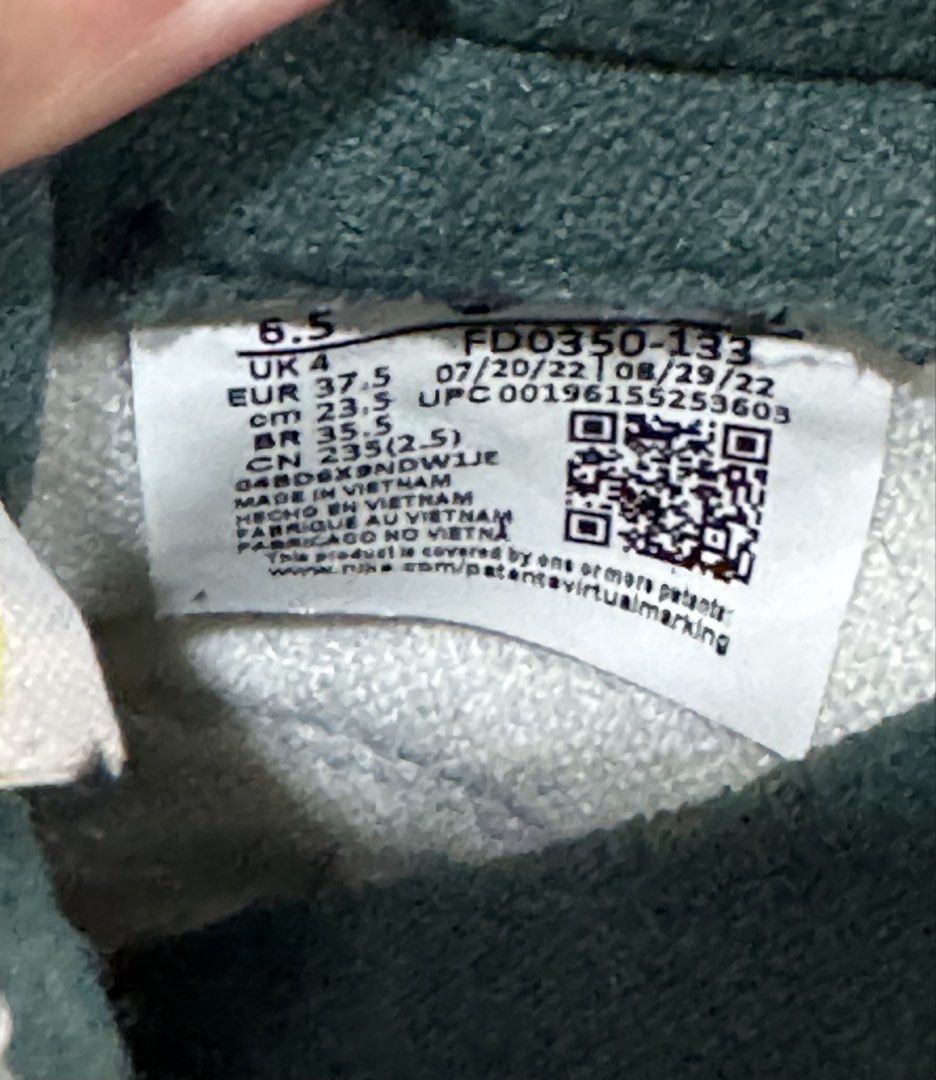 Nike Dunk Low Retro SE Oregon Ducks FD0350-133 (Category: Sneakers) located in Cabuyao City. Submitted by nanana.n (Listing ID 1467171965, Image 3). Description: Size: US 6.5 / EU 37.5/ UK 4/ CN 235 Super good condition, very lightly used - Brand: Nike Dunk Low Retro SE - Colorway: Oregon Ducks (Deep Green / Yellow / White) - Details: Perforated toe box, vintage cream laces, and classic leather low-top design RFS Decluttering Laguna or Pasay area