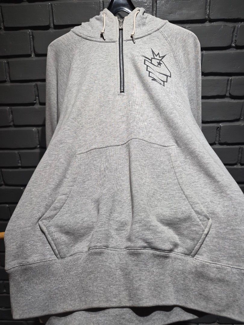 NIKE INTERNAZIONALE HALF ZIP HOODIE (Category: Coats, Jackets and Outerwear) located in Davao. Submitted by rodrigoani57168 (Listing ID 1467230962, Image 3). Description: - Brand: Nike - Team: Inter Milan Futbol De Italia - Color: Grey - Style: Half-zip hoodie with kangaroo pocket - Details: Graphic print with star on chest, branded metal aglets on drawstrings - Sleeve Details: Nike logo tag on one sleeve, embroidered club crest on the other - No