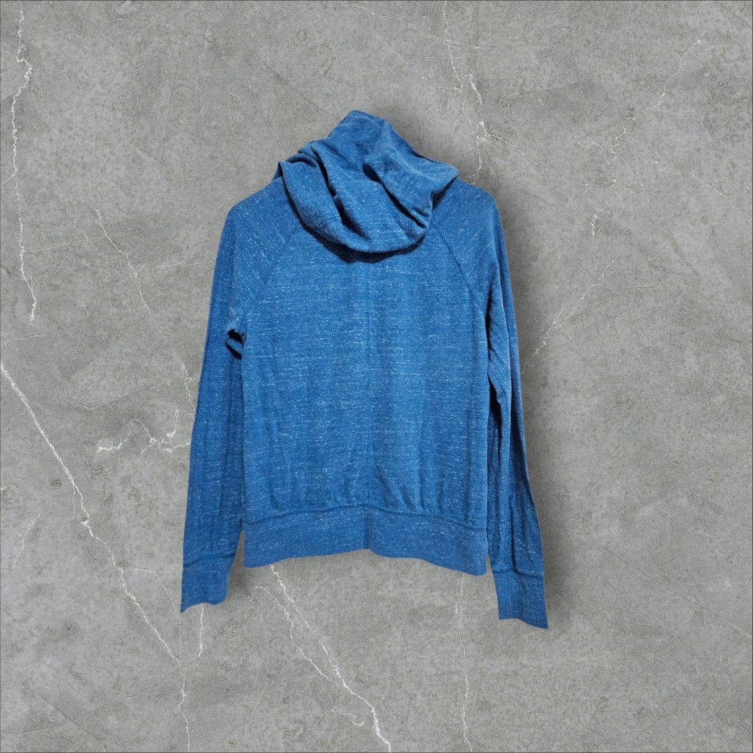 Nike just do it heather hoodie (Category: Coats, Jackets and Outerwear) located in Baguio. Submitted by fadexquisite (Listing ID 1467170846, Image 2). Description: Nike just do it heather hoodie Med wmns 24x20 Excellent condition 400 plus ship fee.