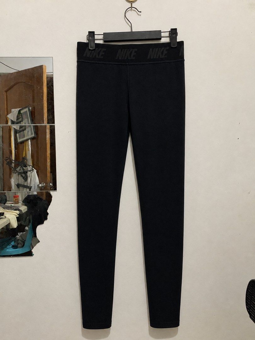NIKE LEGGINGS BIG SWOOSH (Category: Activewear) located in Naga. Submitted by justin472 (Listing ID 1467305667, Image 2). Description: Waist 28-40 Length 37.
