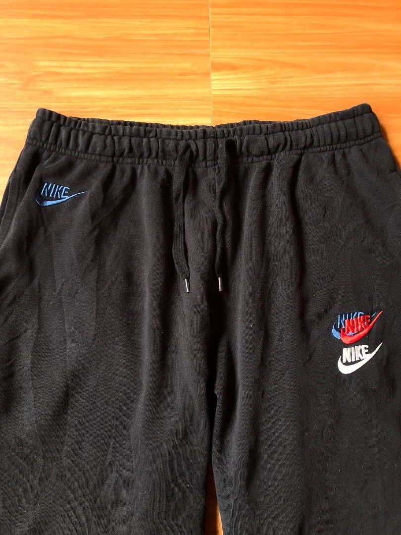 NIKE MULTIPLE LOGO PANTS (Category: Joggers) located in Baybay. Submitted by dathrifted (Listing ID 1467237332, Image 2). Description: NIKE MULTIPLE LOGO PANTS XXL ON TAG Waistline- 32-38 Length- 40 EXCELLENT CONDITION HONEST ISSUE: VERY MINIMAL LINTS PM if Interested📩📩📩.