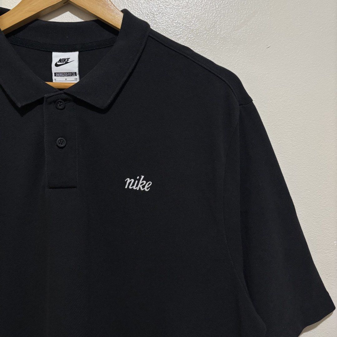 NIKE OVERSIZED POLO SHIRT (Category: Tshirts & Polo Shirts ) located in Manila. Submitted by AauuStin (Listing ID 1467193708, Image 2). Description: •Small (Oversized) •W24.5 L28.5 •Excellent Condition .