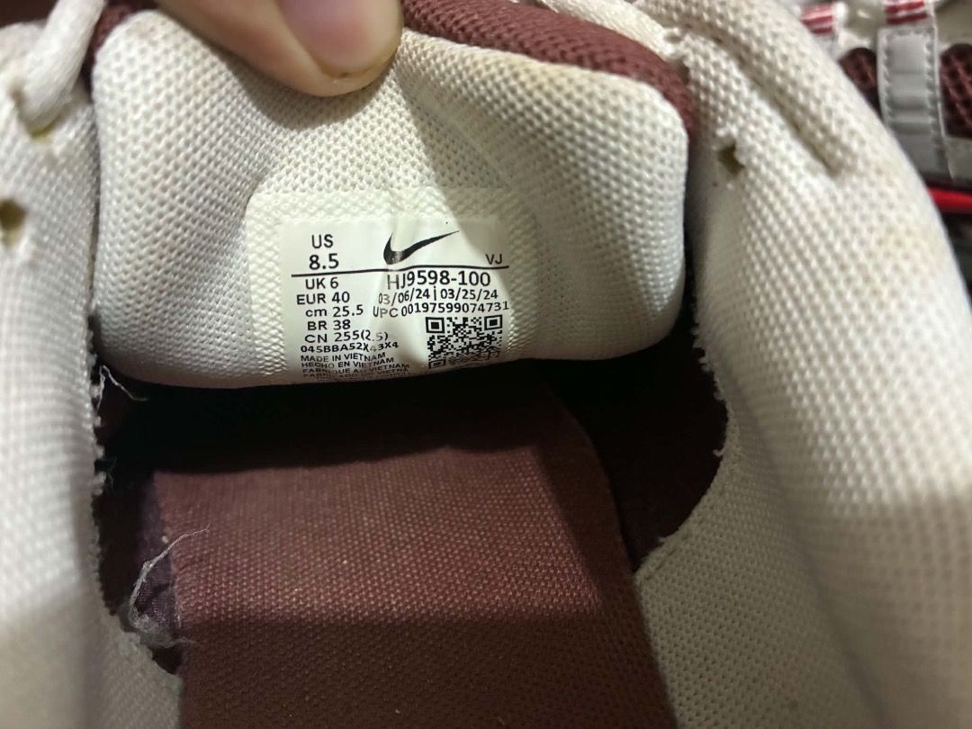 Nike P-6000 Sail Metallic Red Bronze (Category: Sneakers) located in Manila. Submitted by kissa.1890 (Listing ID 1467328327, Image 3). Description: - Brand: Nike P-6000 - Colorway: Sail, Metallic Red, and Bronze - Size: US 8.5 / UK 6 / EUR 40 - Design: Mesh upper, leather overlays, bold red swoosh, and chunky rubber outsole Condition : 8/10 No issues Rfs : Declutter.