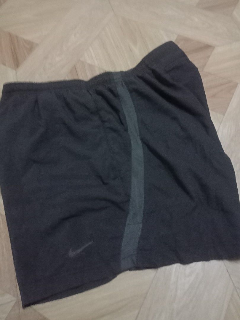 Nike Running Short (Category: Activewear) located in Cavite. Submitted by sacmaestro444 (Listing ID 1467189498, Image 2). Description: Medium on tag good condition minimal lints 9/10 colorate.