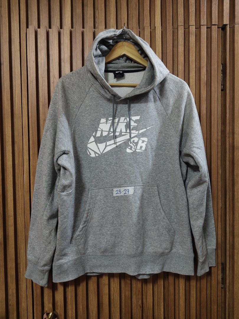 nike sb (Category: Hoodies) located in San Fernando. Submitted by SungkiThrift (Listing ID 1467356727, Image 1). Description: nike sb xl.