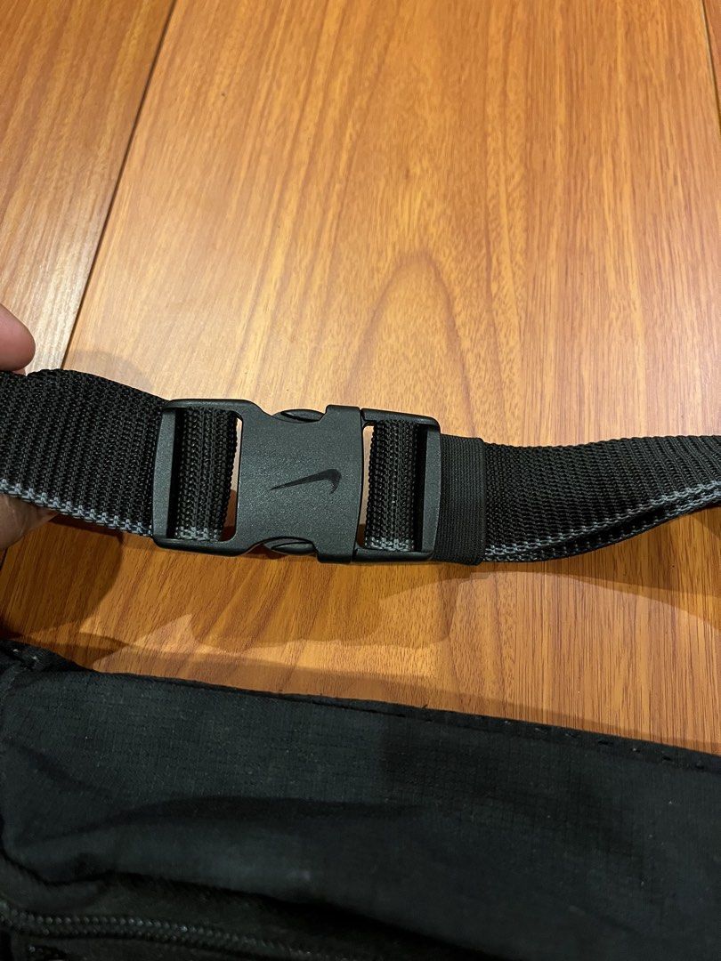 Nike sling bag (Category: Belt bags, Clutches and Pouches) located in Kapalong. Submitted by jmfinds_ph (Listing ID 1467203582, Image 2). Description: .