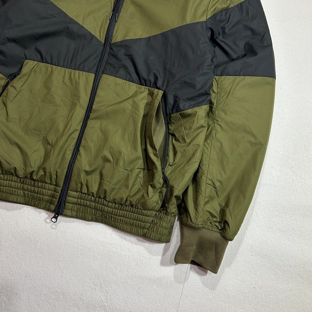 Nike Sportswear Bomber Jacket (Category: Coats, Jackets and Outerwear) located in Rizal. Submitted by secondhandgraham (Listing ID 1467194937, Image 3). Description: Free sf 21W 26L No issue.