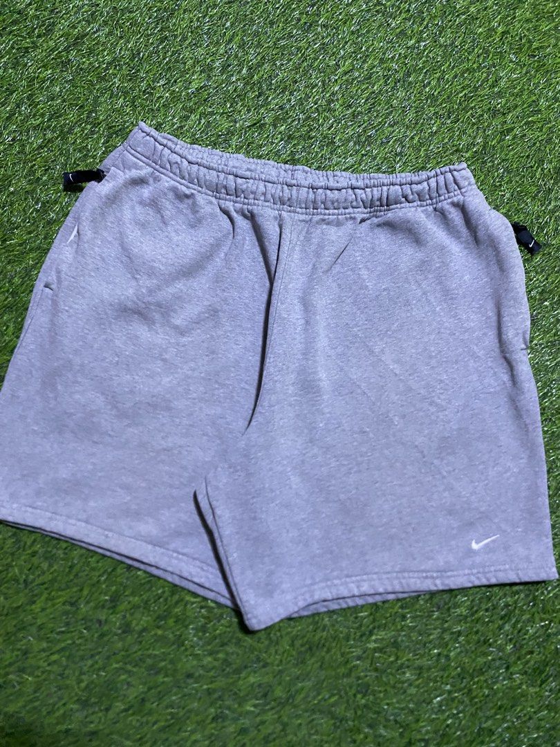 NIKE SWEAT SHORTS (Category: Shorts) located in Manila. Submitted by niftythrifttt (Listing ID 1467338889, Image 2). Description: NIKE SIZE XL WIDTH - 34 to 42 LENGTH - 20 HEM 14.5 COLOR RATE 9.5 EXCELLENT CONDI NO ISSUE.