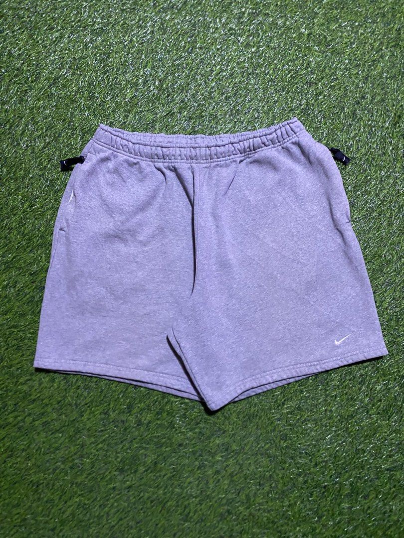 NIKE SWEAT SHORTS (Category: Shorts) located in Manila. Submitted by niftythrifttt (Listing ID 1467338889, Image 1). Description: NIKE SIZE XL WIDTH - 34 to 42 LENGTH - 20 HEM 14.5 COLOR RATE 9.5 EXCELLENT CONDI NO ISSUE.