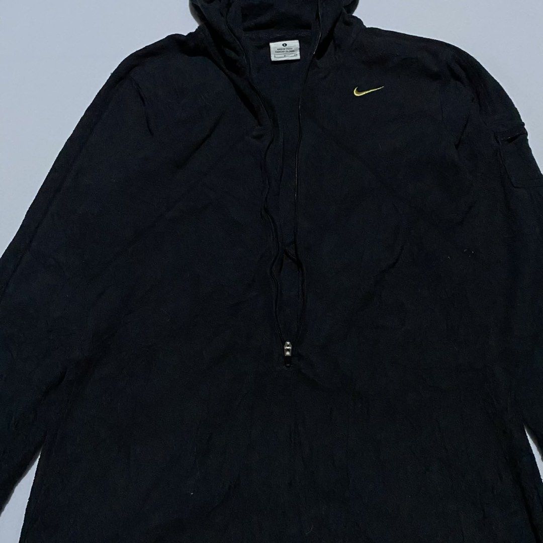 Nike swoosh (Category: Coats, Jackets and Outerwear) located in Mabalacat. Submitted by stellargarments (Listing ID 1467347607, Image 2). Description: pwede itali ang buhok may built in butas sa back ng hoodie 😁 Length : 27 Width : 17 Condition : 9/10 embroidered swoosh with pocket sa sleeve with butas sa likod ng hood complete tags super nice & kinis! very comfy & smooth on skin need wash no major stain fresh from bale.