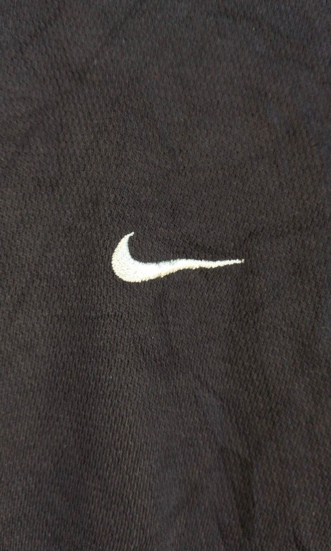 Nike Y2k (Category: Activewear) located in Alaminos. Submitted by jez.18 (Listing ID 1467281206, Image 2). Description: .