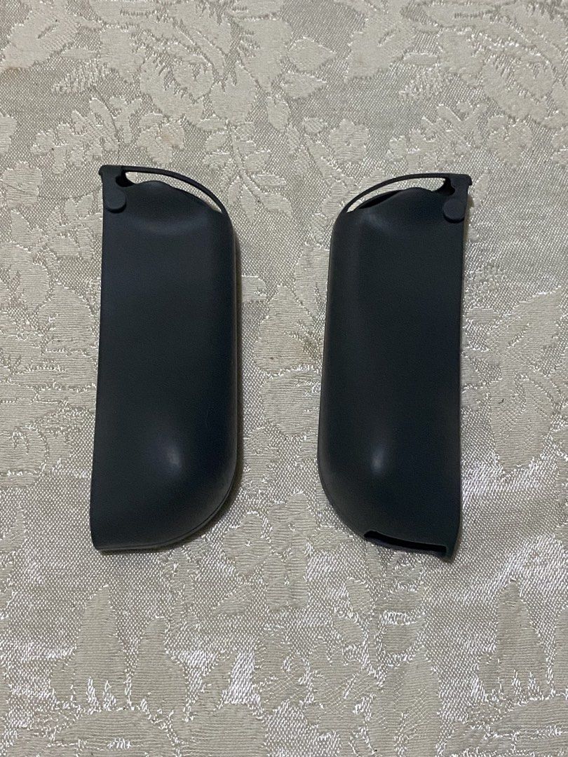 Nintendo Switch V1 Joycon Cover (Category: Cases & Covers) located in Imus. Submitted by thislegitfrfr (Listing ID 1467276169, Image 2). Description: Issue: has a small tear in the bottom (can be seen in the last pic).