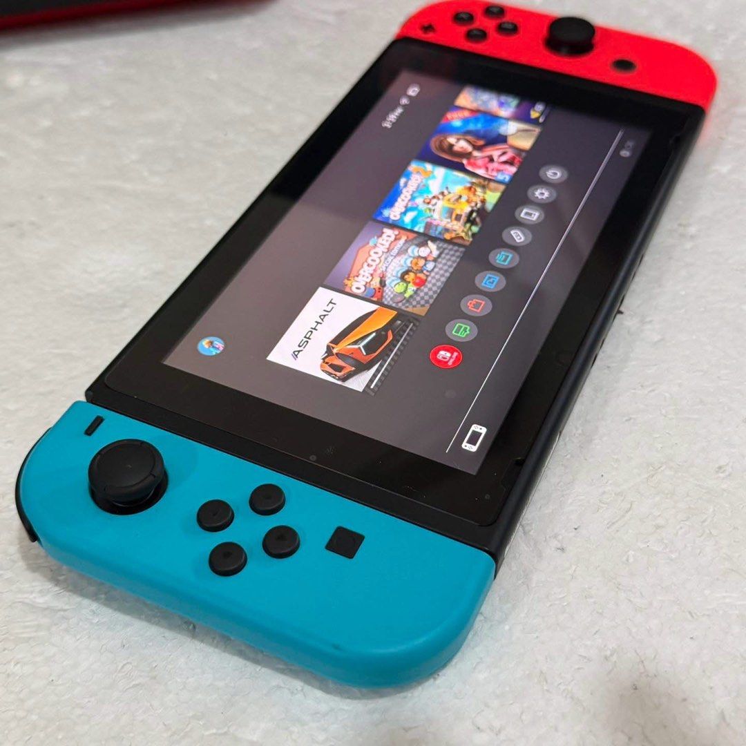 Nintendo Switch V1 With Overcooked Gamecard Very smooth unit (Category: Nintendo) located in Quezon City. Submitted by zeejaylaptops (Listing ID 1467263798, Image 3). Description: Nintendo Switch V1 With Overcooked Gamecard Very smooth unit See photos for package inclusion ✅Iwas SCAM✅ We have out own physical store in Quezon City (NCR) 10 years and counting .
