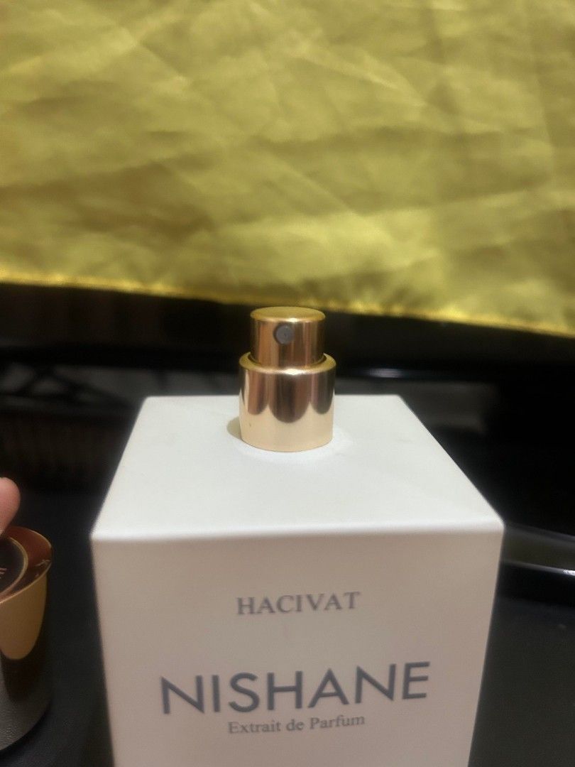 Nishane Hacivat 100ml (Bottle only) (Category: Fragrance & Deodorants) located in Urdaneta. Submitted by renjielars (Listing ID 1467318290, Image 2). Description: FSM/100ML Bottle only Rfs: Bili vibrato First to pay basis! Pass sajoyreserver Urdaneta, Pangasinan Loc Can ship via j&t or meetup around Urdaneta.