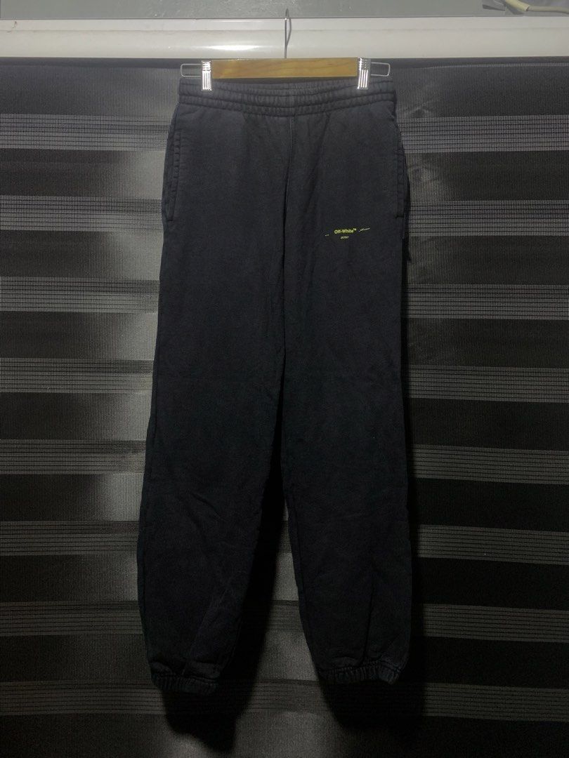 Off-White Arrow Sweatpants Black Size S (Category: Joggers) located in Antipolo. Submitted by RAREFINDS (Listing ID 1467332323, Image 1). Description: .