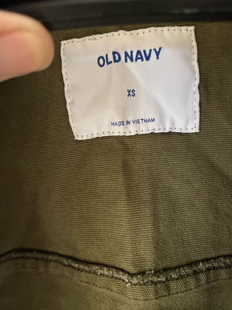 Old Navy Army Green Denim Jacket (Category: Coats, Jackets and Outerwear) located in Muntinlupa City. Submitted by aubreyraven (Listing ID 1467226635, Image 2). Description: Well used.