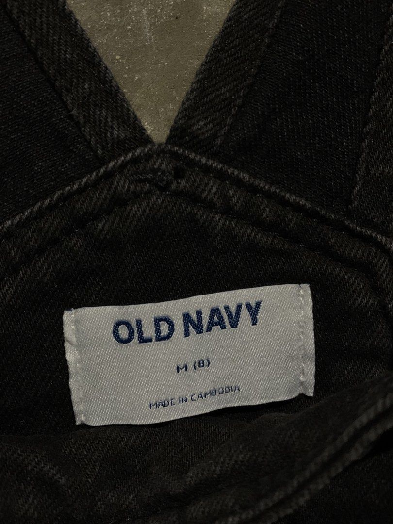 Old Navy Black Denim Overalls Size M 8 (Category: Jumpsuits) located in San Fernando. Submitted by heyaa.bear (Listing ID 1467309418, Image 2). Description: - Brand: Old Navy - Size: Medium (Tag 8) - Color: Classic Black - Material: Durable cotton denim - Features: Front bib pocket, side and back pockets, metal buttons on sides and straps - Condition: Clean, smoke-free home - Style: Versatile staple for casual everyday outfits.