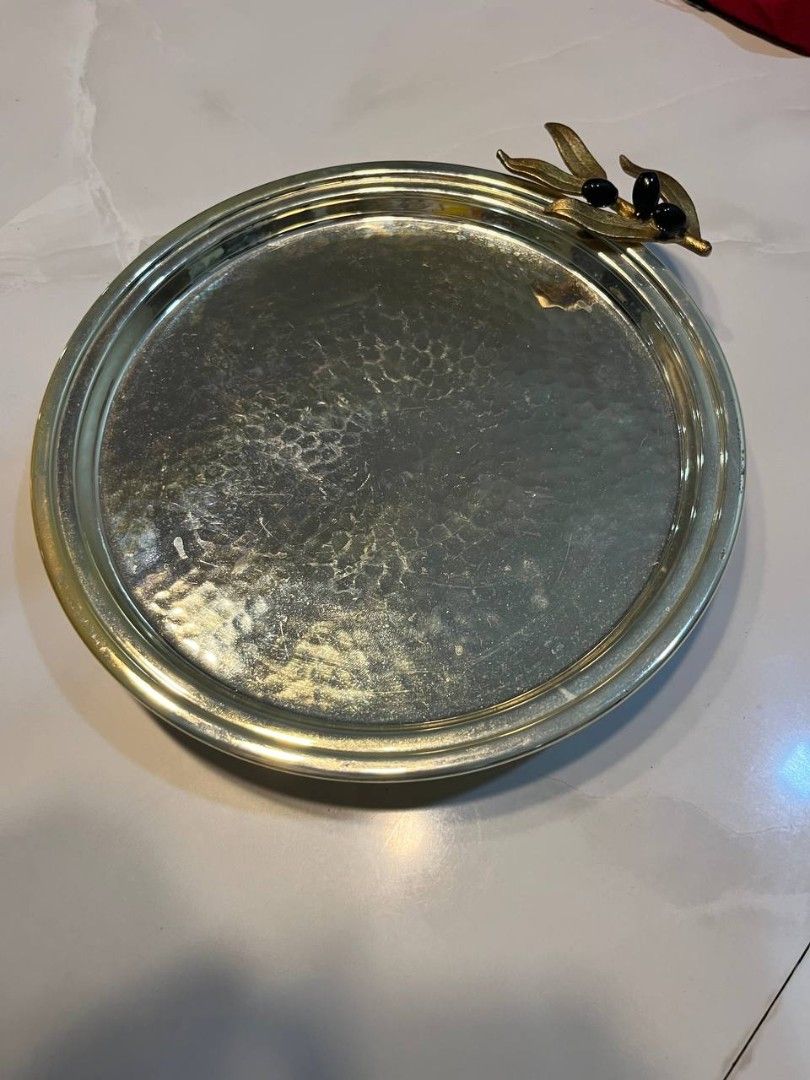 Olive Branch Catch-All / Trinket Tray (Category: Vintage Collectibles) located in Quezon City. Submitted by michypeachyy1 (Listing ID 1467262934, Image 2). Description: 1200 plus shipping only.