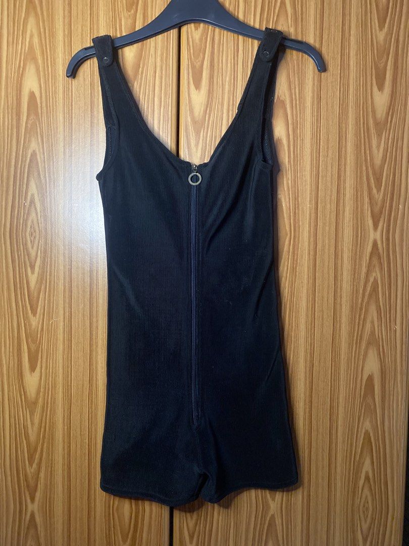 One Piece Swimsuit Black (Category: Bikinis & Swimsuits) located in Calamba. Submitted by gdeclutters_ (Listing ID 1467303991, Image 1). Description: never used, not my style.