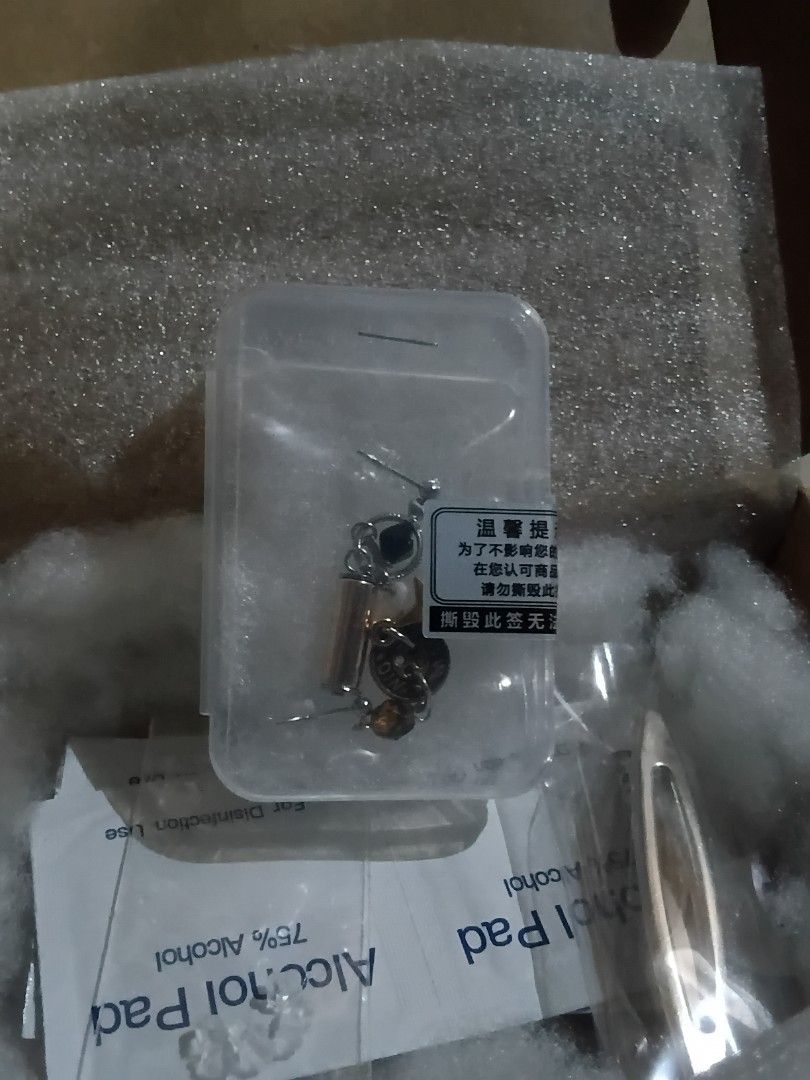 ONHAND Arknights Thorns Inspired Earrings (Category: Earrings) located in Mandaluyong City. Submitted by matchanoodle (Listing ID 1467221405, Image 3). Description: ONHAND can do meetups on Komiket (SM Megamall) & CosMeet (Okada) Brand new - sealed, unopened and unused. Photos are from the crafter/seller. Onhand photos are unopened. We'll only open the original packaging for sure buyer. Crafter included: ~piercing earrings (pair) ~ cloth and wipe