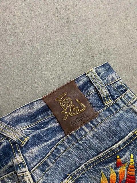 Oniarai (Category: Jeans) located in Talisay. Submitted by vokerzxc (Listing ID 1467298190, Image 3). Description: Good condition Issue: Helldrag Complete tags Waist: 30 Length:42.5 Leg opening: 8.