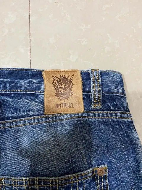 Oniarai (Category: Jeans) located in Talisay. Submitted by vokerzxc (Listing ID 1467298999, Image 3). Description: Good condition Issue: See first pic Complete tags Waist: 34 Length: 41 Leg opening: 9.
