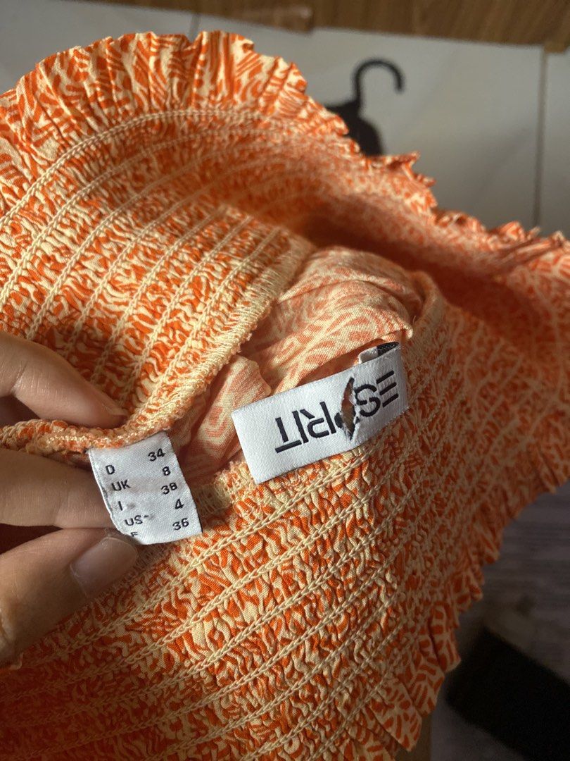 Orange Skirt (Category: Skirts) located in Calamba. Submitted by gdeclutters_ (Listing ID 1467303328, Image 3). Description: .