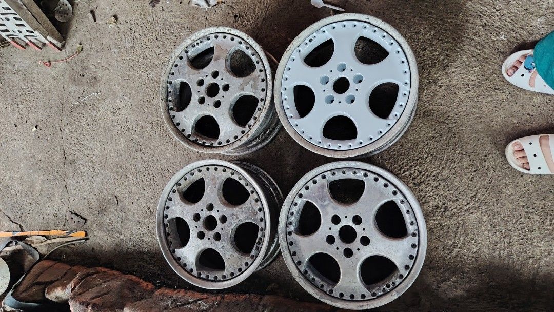 Original 17x7 5x114 work VS SD 3 piece wheel (Category: Mags and Tires) located in Quezon City. Submitted by zeph_carlos17 (Listing ID 1467319872, Image 1). Description: Original 17x7 5x114 work VS SD 3 piece wheel. Issues need to be refurbish & walang bolts Rfs: need cash.