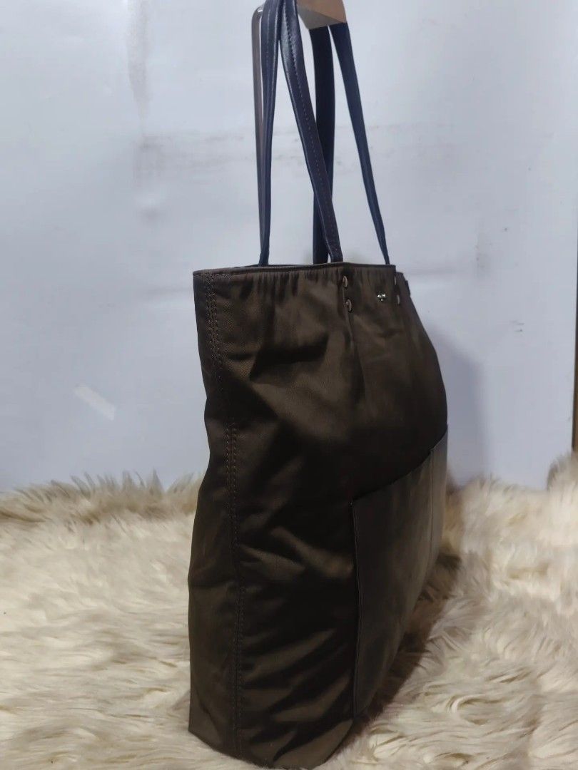 Original AGNES B (Category: Shoulder Bags) located in Caloocan City. Submitted by secondhand_shop2 (Listing ID 1467348030, Image 3). Description: Sale❗️Sale❗️Sale❗️ Original Agnes B Almost new condition Large-XL Nylon /genuine leather trim 📌First to pay!.
