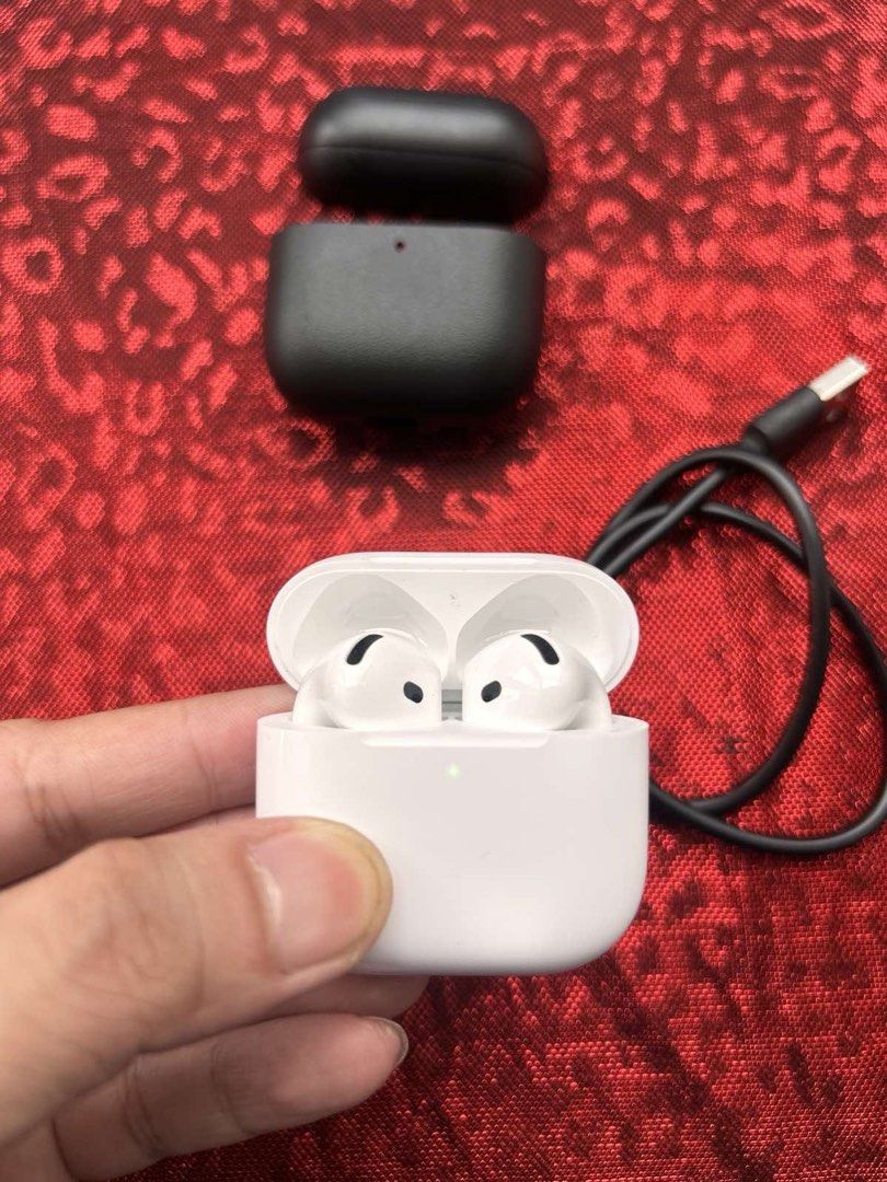 Original Apple Airpods 4 (Non ANC) (Category: Earphones) located in Makati City. Submitted by john15.5 (Listing ID 1467251718, Image 1). Description: Try Secondhand Original Apple Airpods 4 (Non ANC) for only Php 5500 -100% Original -Free Usb C cable -Free Silicon Case -Smoothness 96% Front & 97% Back -Good battery life -Matagal Malowbat, Mabilis magcharge -Good quality -Crisp Button -Actual Photo -Ready to use -No Box -No swap -Free Shipping via