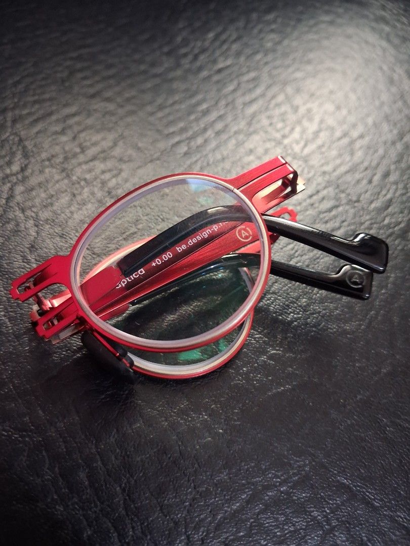 Original Rare Aptica Theodore Foldable Eyewear (Category: Sunglasses & Eyewear) located in Mandaluyong City. Submitted by daddyjpanlilio24 (Listing ID 1467174027, Image 1). Description: P 3750+sf Width 130mm Temple 135mm Well kept May grado papalitan niyo nalang sa sukat niyo No issue Universal fit Mandaluyong Shipping/Payment: Gcash/Maya Jnt payment 1st no COD Lalamove payment upon rider pick up.