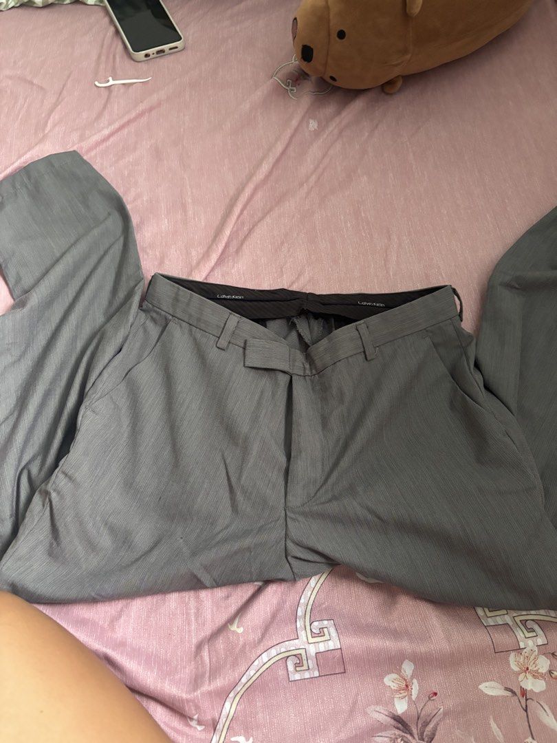 ORIGINAL CALVIN KLEIN TROUSER (Category: Trousers) located in San Fernando. Submitted by astrid_07 (Listing ID 1467270331, Image 1). Description: ORIGINAL CALVIN KLEIN SLACKS GRAY SIZE: 30inch 400 + SF.