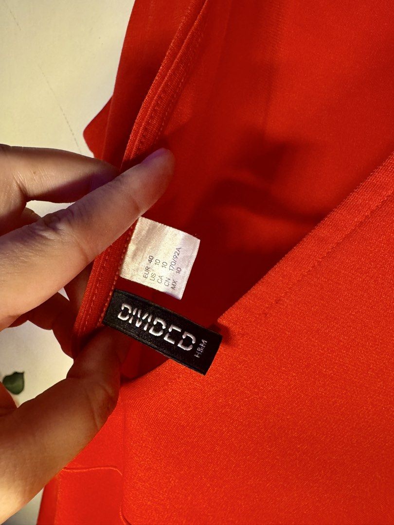 Original H&M Red Dress (Category: Dresses) located in Las Pinas. Submitted by yourdailyssentials (Listing ID 1467306662, Image 3). Description: Original H&M Red Dress US size 10 - women’s dress Fits small to large frame .