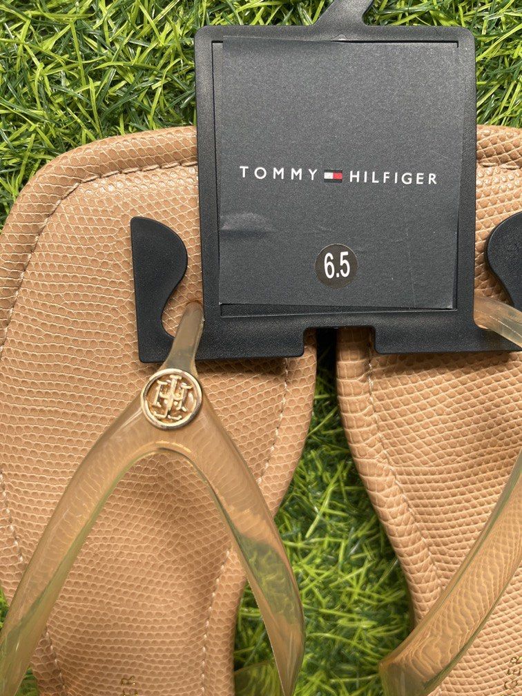 Original tommy hilfiger from u.s (Category: Slippers and slides) located in Manila. Submitted by ty_imported_goods (Listing ID 1467184786, Image 2). Description: Original from u.s Size: 6 1/2 Fits with size 5 to 6 1/2.