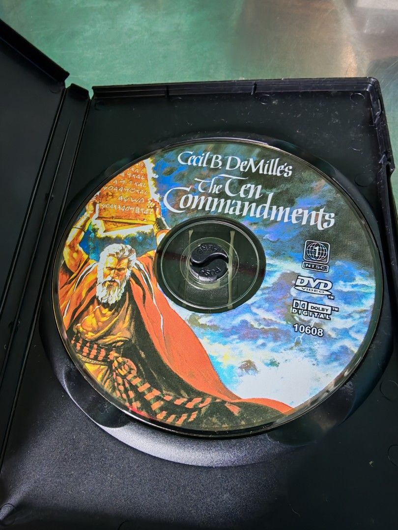 Original Vintage The Ten Commandments (Category: Religious Items) located in Carmona. Submitted by tech_hub_cavite (Listing ID 1467194960, Image 3). Description: .