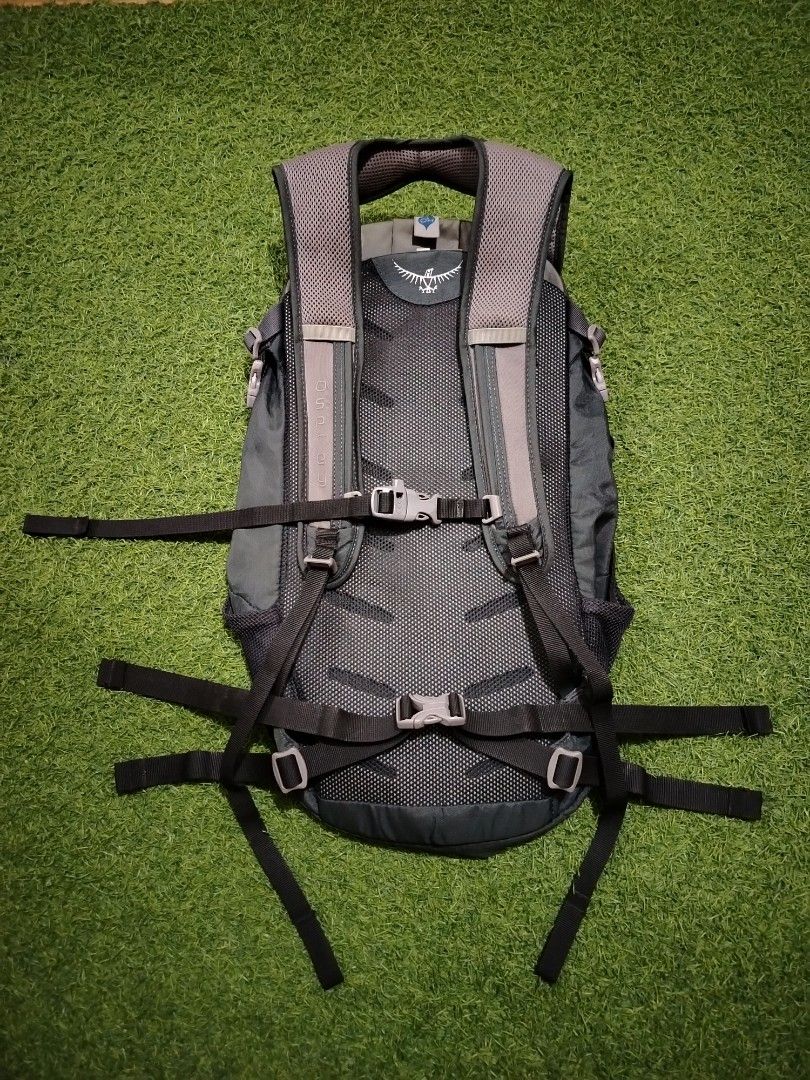 Osprey Daylite Daypack 20L (Category: Backpacks) located in Cavite. Submitted by koyawell.ph (Listing ID 1467280944, Image 1). Description: - Brand: Osprey - Model: Daylite - Color: Green - Material: Durable ripstop nylon - Comfort: Breathable mesh back panel and shoulder straps - Support: Includes sternum strap and hip belt for a secure fit - Hydration ready: Built-in loop near the top handle - Condition: Excellent / Ready to use - Ideal for: Hi