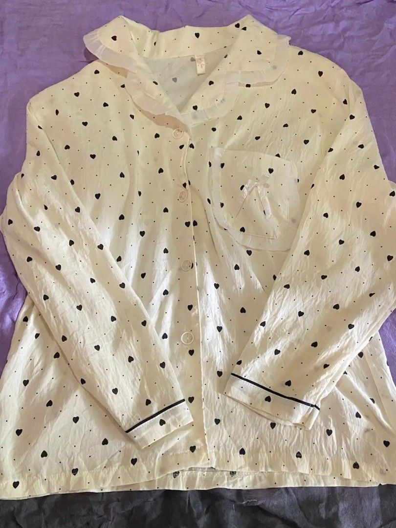 PADDED BUTTON DOWN COZY SLEEPWEAR (Category: Blouses) located in Masbate. Submitted by gurly_trifth26 (Listing ID 1467277308, Image 1). Description: SIZE: MEDIUM-LARGE🌺 PRICE: 75 LOCK 85 🌺 MOP: GCASH🌺 MOD:J&T(BUYERS SHOULDER SF)🌺 LOC: MASBATE,PLACER🌺.