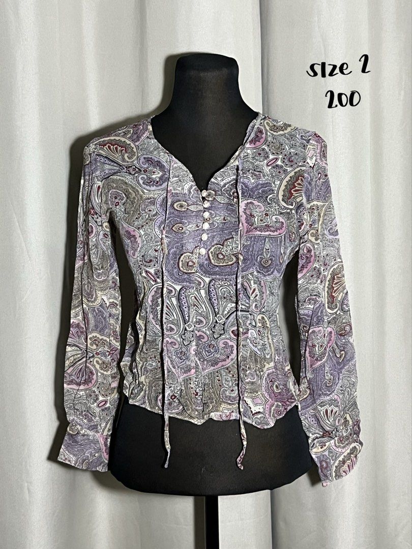 Paisley patterned v back long sleeve peasant blouse (Category: Blouses) located in Las Pinas. Submitted by jilanah (Listing ID 1467343895, Image 1). Description: .