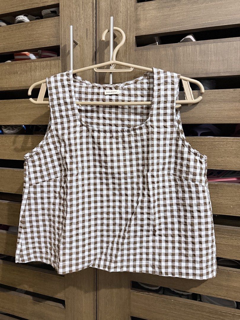 PambahayMNL Brown Sleeveless (Category: Sleeveless) located in Hermosa. Submitted by laviajeraph (Listing ID 1467247067, Image 1). Description: .