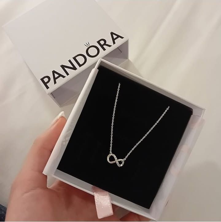 PANDORA INFINITY HEART NECKLACE (Category: Necklaces) located in Pasig City. Submitted by titalana2011991 (Listing ID 1467195679, Image 1). Description: .