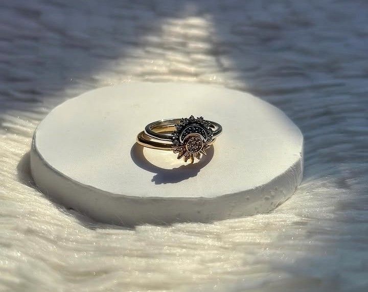 PANDORA ORIG MOON AND SUN RING ( ALL SIZES) (Category: Rings) located in Pasig City. Submitted by titalana2011991 (Listing ID 1467195521, Image 2). Description: SET.