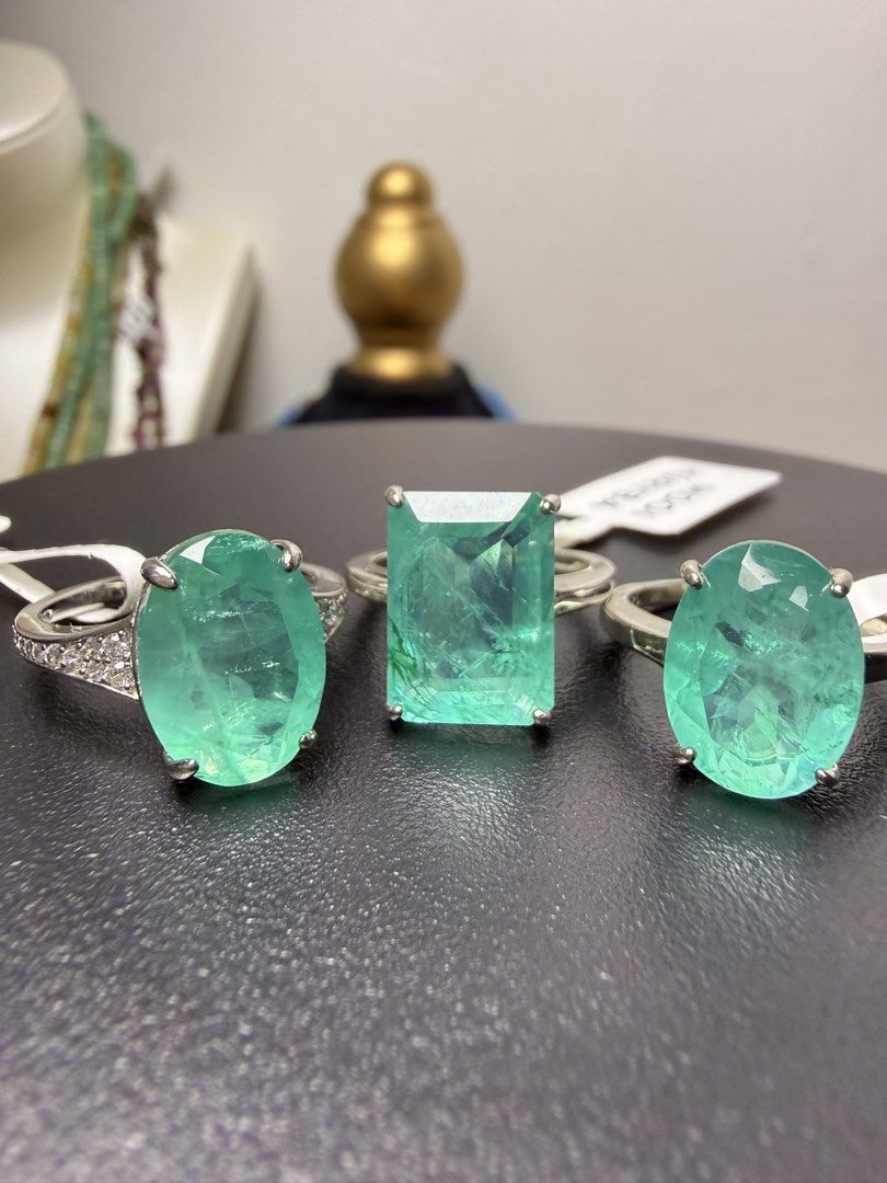 Paraiba Doublet Quartz Rings (Category: Rings) located in Baguio. Submitted by mooi.kuryba (Listing ID 1467285284, Image 1). Description: Add a pop of neon sparkle to your jewelry with our Paraiba Doublet Quartz pieces! ✨ These amazing pieces have two layers of natural clear quartz that blend to show off a stunning vibrant blue center, just like the ocean in every shine. 🌊 Perfect for anyone who loves something unique and super bright. 🤩 Brand 