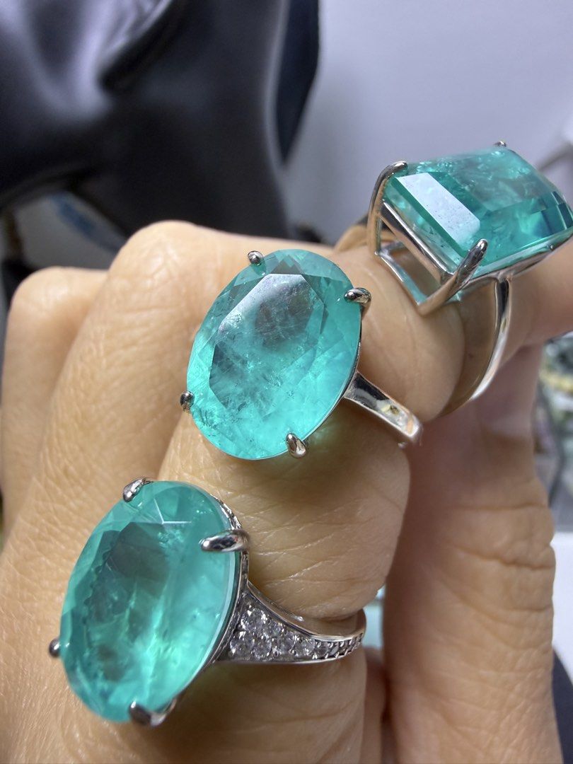Paraiba Doublet Quartz Rings (Category: Rings) located in Baguio. Submitted by mooi.kuryba (Listing ID 1467285284, Image 2). Description: Add a pop of neon sparkle to your jewelry with our Paraiba Doublet Quartz pieces! ✨ These amazing pieces have two layers of natural clear quartz that blend to show off a stunning vibrant blue center, just like the ocean in every shine. 🌊 Perfect for anyone who loves something unique and super bright. 🤩 Brand 