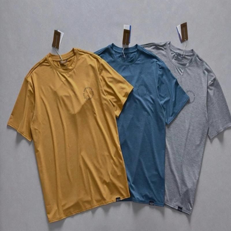 Patagonia Capilene Cool Graphic 巴塔哥尼亞 戶外機能速乾運動短袖T卹 （分類：其他周邊）位於 Hong Kong。 由 quickgem_137458 提交（商品編號 1467351550，圖片 1）。簡介： 只做優質靚貨，所有圖片均為實拍，真正所見即所得。支持退換服務，不設面交，一律以快遞寄送。呢款Capilene Cool Daily短袖T卹選用品牌專業速乾機能面料，排汗透氣舒適，戶外運動、日常休閒都啱著，巴塔哥尼亞出品質感有保證。。