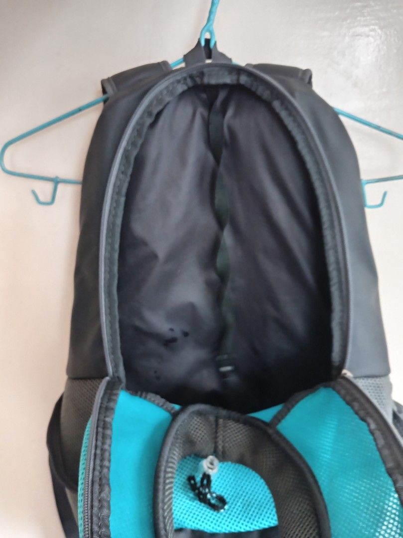 Paws Crazy Pet Carrier Backpack Black and Blue (Category: Homes & Other Pet Accessories) located in Davao. Submitted by mizzycat62 (Listing ID 1467192069, Image 3). Description: - Brand: Paws Crazy (Designed in UK, Made in China) - Color: Black and blue - Ideal for: Small dogs and cats during walks or travel - Breathable mesh panels for maximum ventilation - Secure zipped front opening and built-in safety tether - Comfortable to wear with adjusta