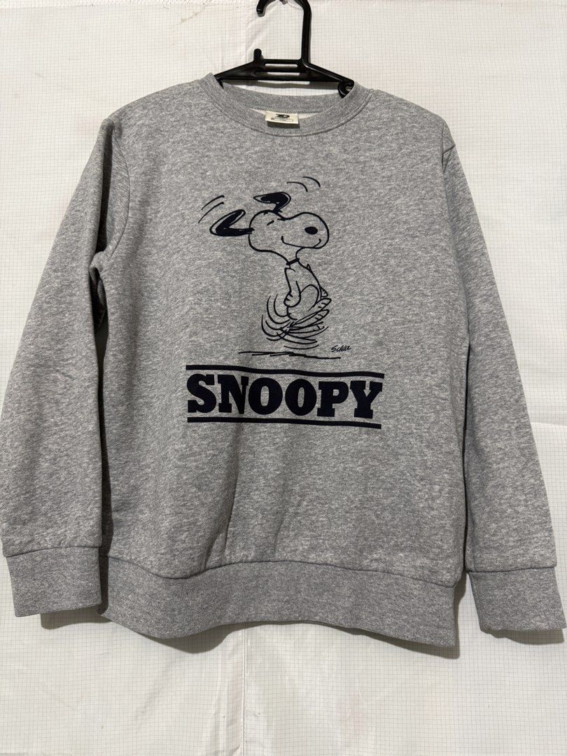 peanuts snoopy gray sweater (Category: Coats, Jackets and Outerwear) located in Quezon City. Submitted by riexomt (Listing ID 1467271956, Image 1). Description: - gray Peanuts Snoopy sweater - crew neck with ribbed cuffs - comfy and casual for everyday! - thick fabric - bought in GU Japan kids section size 150.
