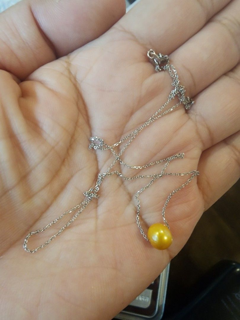 PEARL FRESHWATER NECKLACE (Category: Necklaces) located in Manila. Submitted by chrinathalie (Listing ID 1467238467, Image 1). Description: real pawnable jewelry 18k whitegold sf on buyer.