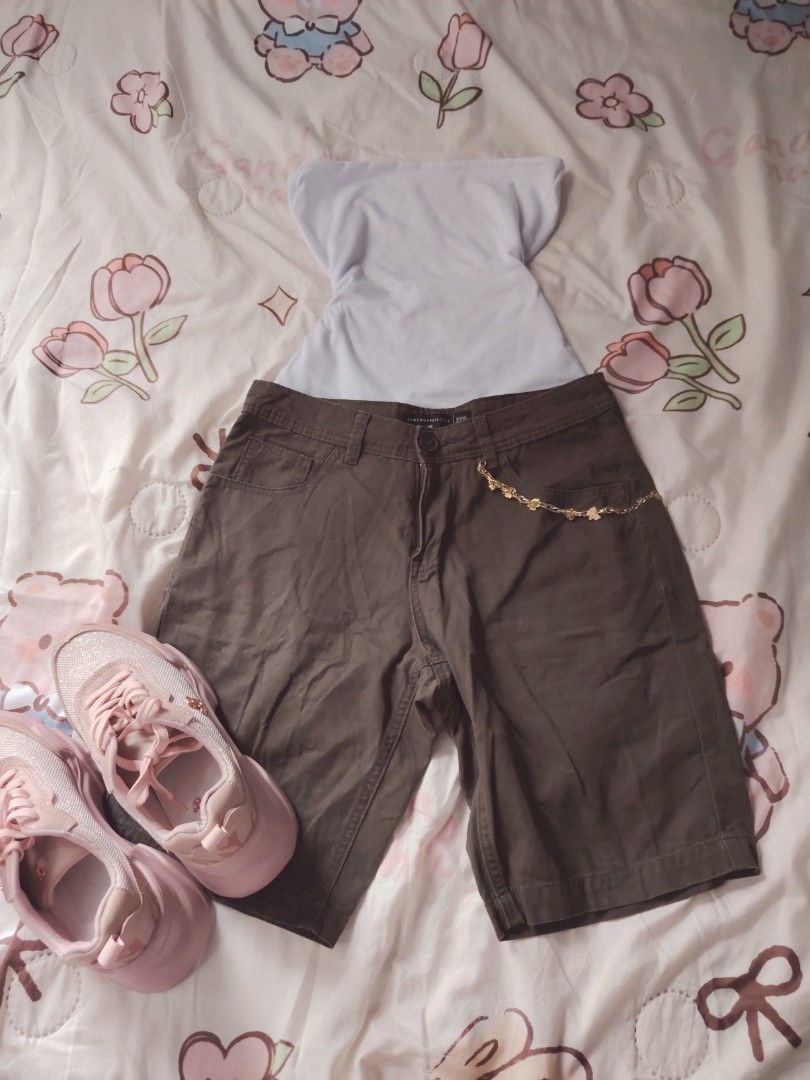 penshoppe brown short 🤎 (Category: Jeans) located in Hermosa. Submitted by lcvelycath (Listing ID 1467199273, Image 1). Description: size: m-l mine: ₱199 bid: ₱+10 lock: ₱399 (shipped) EOB: wednesday—october 14, 2026 °. thrifted, pre-loved, or brand new but ready to wear (some aren't bcs i don't have the time to wash them, very sorryy :<) colors may vary due to lightning & quality 𐙚 °. check details before mine joy miners will be posted :> 𐙚 °